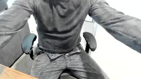 Snapshot of ryatlas chatting on 12.29.24 ryatlas online show from 12.29.24