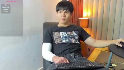 Snapshot of ryo_kush chatting on 12.21.25 Ryo Kush online show from 12.21.25