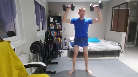 Snapshot of ryukukamifr chatting on 11.21.25 Ryuk FR online show from 11.21.25