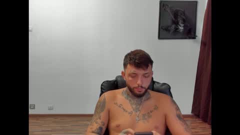 Snapshot of s1nmaster chatting on 09.16.25 s1nmaster online show from 09.16.25