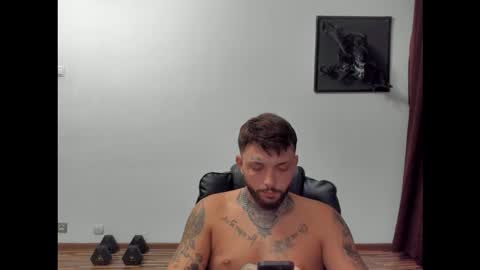 Snapshot of s1nmaster chatting on 09.16.25 s1nmaster online show from 09.16.25