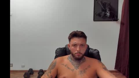 Snapshot of s1nmaster chatting on 09.18.25 s1nmaster online show from 09.18.25