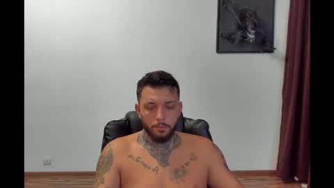 Snapshot of s1nmaster chatting on 09.22.25 s1nmaster online show from 09.22.25