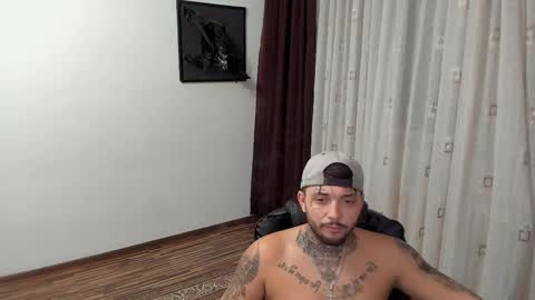 Snapshot of s1nmaster chatting on 11.02.25 s1nmaster online show from 11.02.25