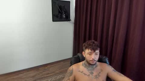 Snapshot of s1nmaster chatting on 11.03.25 s1nmaster online show from 11.03.25