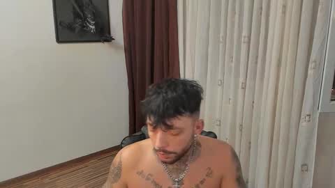 Snapshot of s1nmaster chatting on 11.14.25 s1nmaster online show from 11.14.25