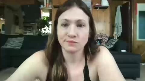 Snapshot of s496925 chatting on 10.10.25 s496925 online show from 10.10.25