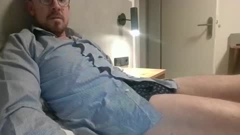 s_i_q online show from 11.19.25