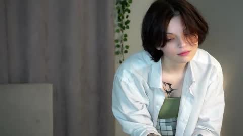 Snapshot of sabinekansky chatting on 12.15.25 sabinekansky online show from 12.15.25