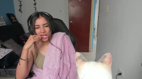 Angie  online show from 02.21.25