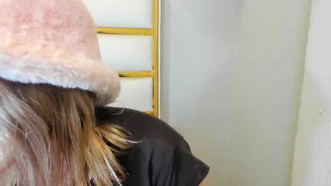 Snapshot of sabrina_cole chatting on 12.13.24 . Sabrina Cole . online show from 12.13.24