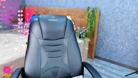 GMT7TueWedThuFriSatSun 0100am-0700am online show from 03.12.25