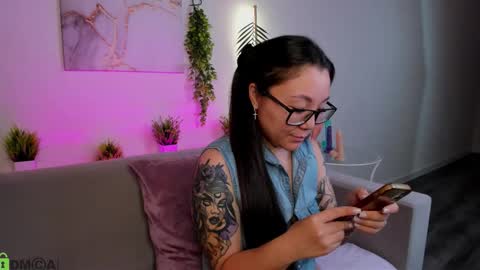 GMT7TueWedThuFriSatSun 0100am-0700am online show from 11.19.25