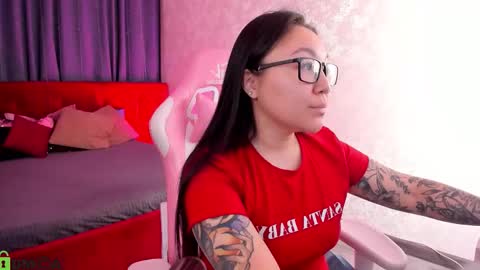 Snapshot of sabrina_sven chatting on 02.15.26 GMT7TueWedThuFriSatSun 0100am-0700am online show from 02.15.26