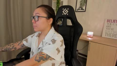 Snapshot of sabrina_sven chatting on 02.16.26 GMT7TueWedThuFriSatSun 0100am-0700am online show from 02.16.26