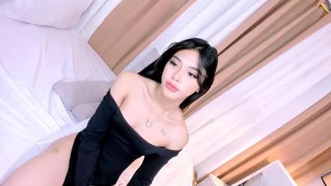 urHOT SABBY online show from 02.22.25