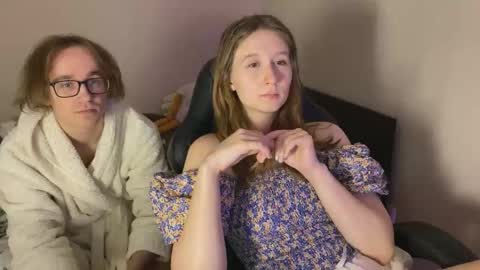 Snapshot of sabrinaanddaniel chatting on 11.10.25 SabrinaDaniel online show from 11.10.25