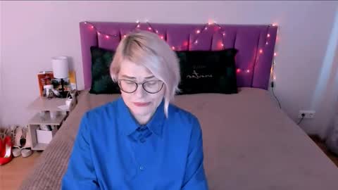 Sabrina MacMarren online show from 12.14.25