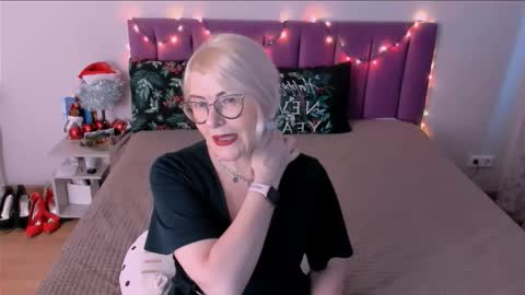 Sabrina MacMarren online show from 01.06.26