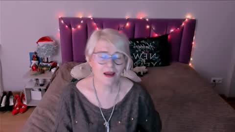 Sabrina MacMarren online show from 01.08.26