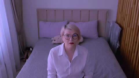 Sabrina MacMarren online show from 03.29.26