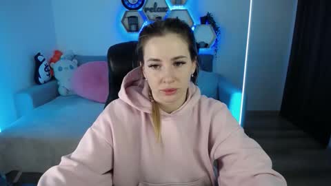 Snapshot of sabrinviolet chatting on 03.04.26 Sabrina Violet online show from 03.04.26
