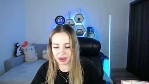 Snapshot of sabrinviolet chatting on 03.09.26 Sabrina Violet online show from 03.09.26