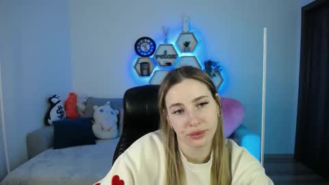 Snapshot of sabrinviolet chatting on 03.22.26 Sabrina Violet online show from 03.22.26