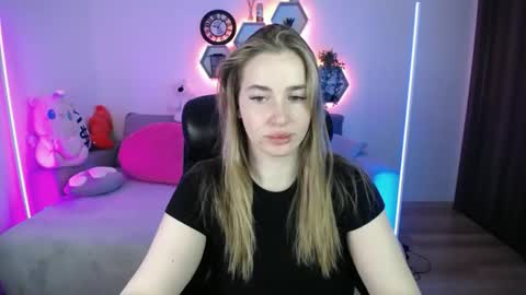 Snapshot of sabrinviolet chatting on 05.08.26 Sabrina Violet online show from 05.08.26