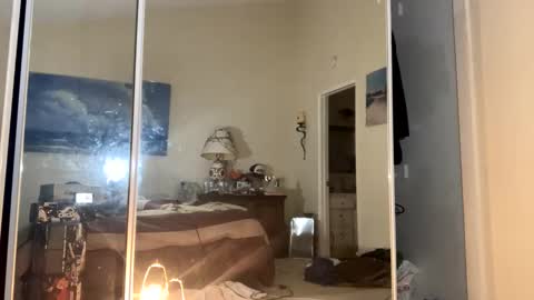 Snapshot of sackskincreamer chatting on 11.03.25 R online show from 11.03.25