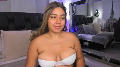 Snapshot of sadiefoster chatting on 09.19.25 Sadie online show from 09.19.25