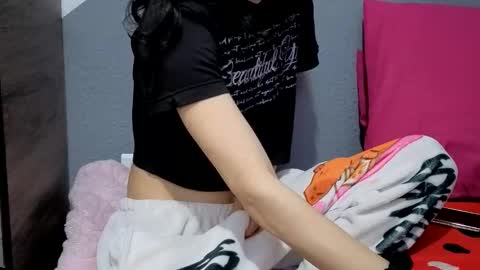 Snapshot of safiro_queen chatting on 05.19.26 Safiro Queen online show from 05.19.26