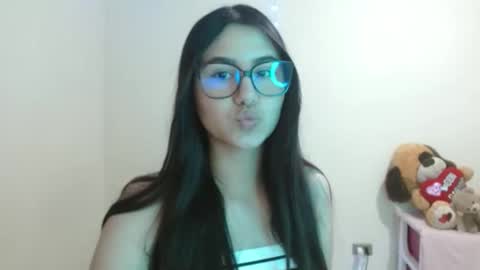 Sahaliefox  online show from 09.29.25