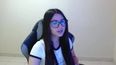 Sahaliefox  online show from 10.22.25