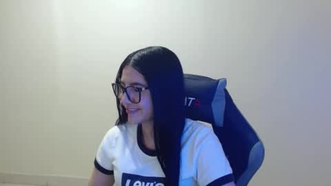 Sahaliefox  online show from 12.16.25