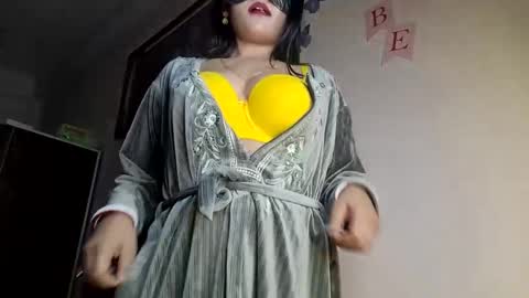 Queen Archana online show from 12.17.24