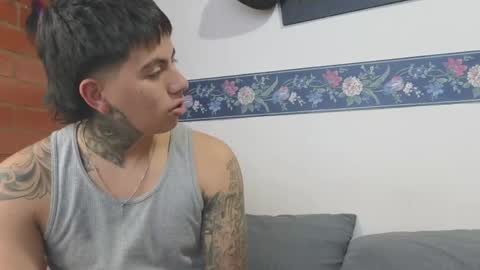 Snapshot of sahara_n_thiago chatting on 04.19.26 Sahara y Thiago online show from 04.19.26
