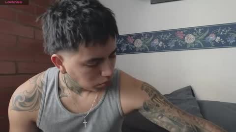 Snapshot of sahara_n_thiago chatting on 05.15.26 Sahara y Thiago online show from 05.15.26