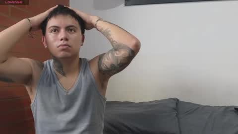 Snapshot of sahara_n_thiago chatting on 05.23.26 Sahara y Thiago online show from 05.23.26