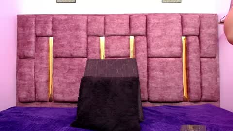 Snapshot of sahory_art chatting on 12.16.25 sara online show from 12.16.25