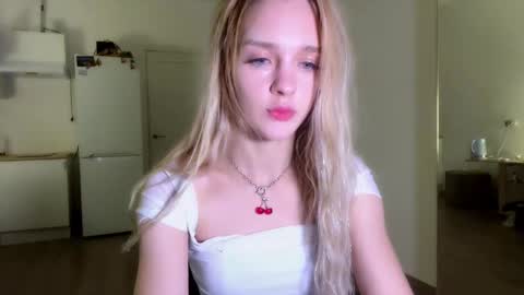 Snapshot of sailormoon666_ chatting on 12.22.25 Sofia online show from 12.22.25