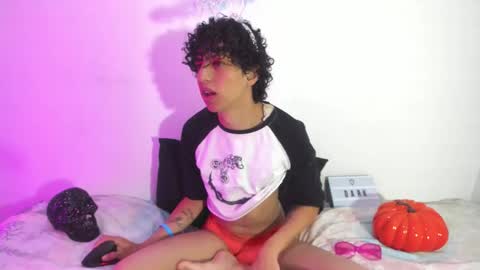 Snapshot of saint_dark chatting on 10.31.25 saint_dark online show from 10.31.25