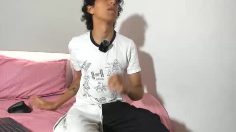 Snapshot of saint_dark chatting on 12.01.25 saint_dark online show from 12.01.25