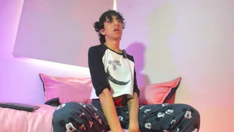 Snapshot of saint_dark chatting on 12.03.25 saint_dark online show from 12.03.25