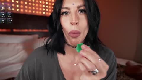 saintjade online show from 11.03.25