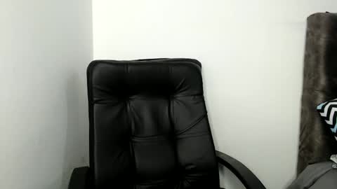 Snapshot of sakhmett chatting on 12.18.25 Sarah online show from 12.18.25