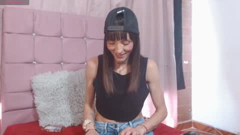 Snapshot of sakura_skinny chatting on 12.11.24 Sakura Skinny online show from 12.11.24
