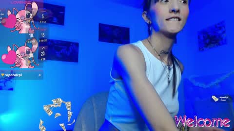 Snapshot of sakura_skinny chatting on 12.17.24 Sakura Skinny online show from 12.17.24