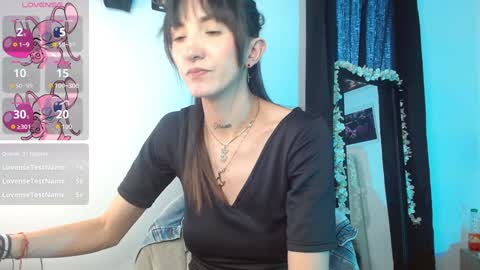 Snapshot of sakura_skinny chatting on 01.09.25 Sakura Skinny online show from 01.09.25