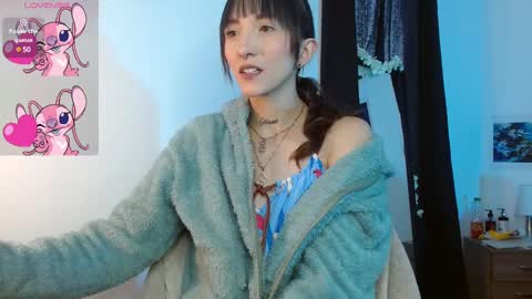 Snapshot of sakura_skinny chatting on 01.15.25 Sakura Skinny online show from 01.15.25
